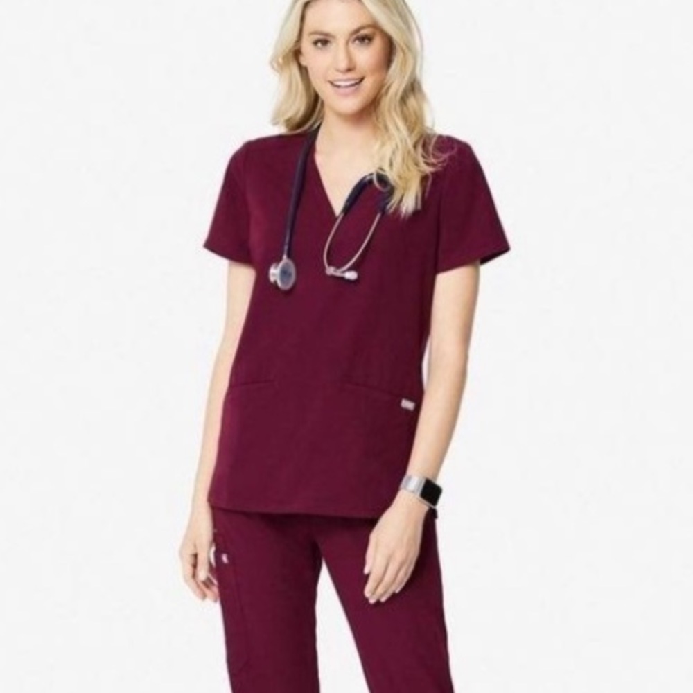 FIGS Casma Scrub Top in Burgundy